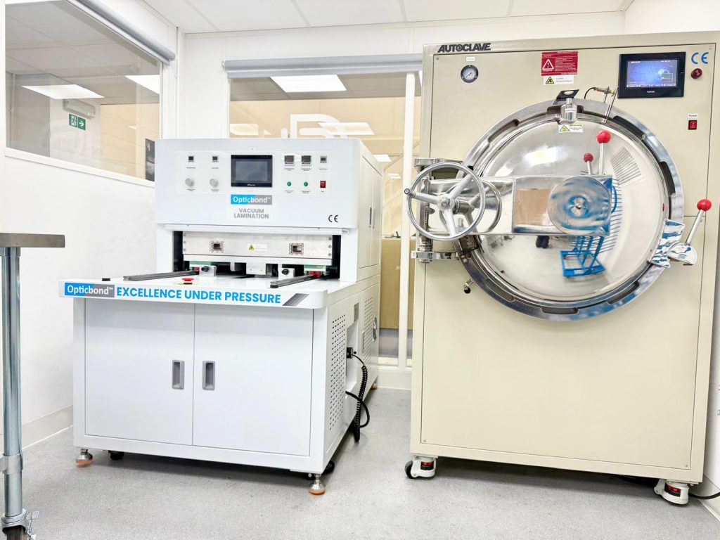 Vacuum Lamination Optic Bond machine